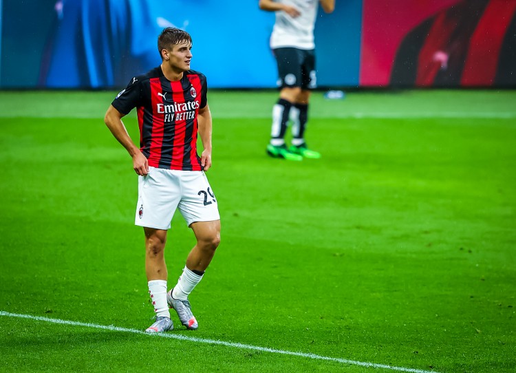 迪马：热那亚接近租借+买断签下科隆博，交易总价可达1000万欧