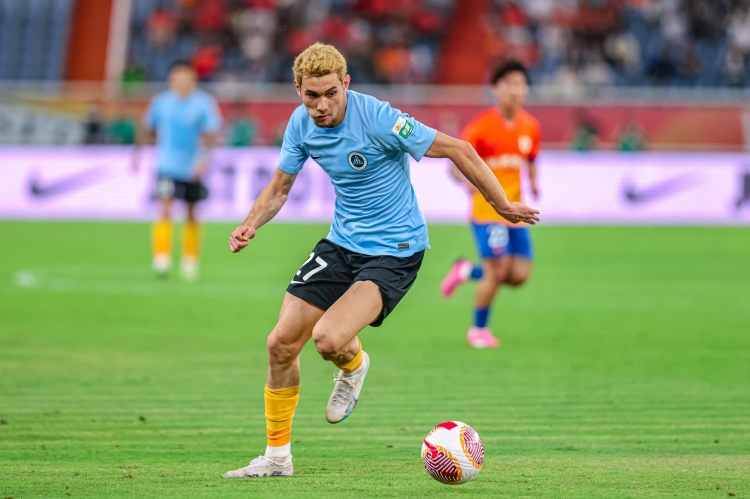 记者：拜合拉木已在球队群里解释了他的本意，是对输球不甘和遗憾