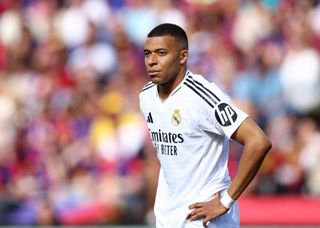 龙赛罗：姆巴佩想达到C罗的水准很难，但他能在皇马开创一个时代