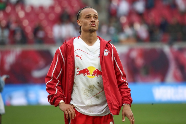 车枪刺有意！记者：哈维-西蒙斯希望尽快转会 拜仁关注但未行动