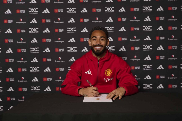 库尼亚回想与曼联的首次交手：梦想的起点，无法用语言表达