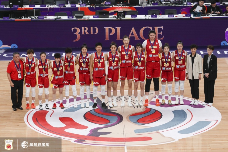 亚洲杯季军！赵爽：姑娘们的表现大家有目共睹 竞技体育就是残酷